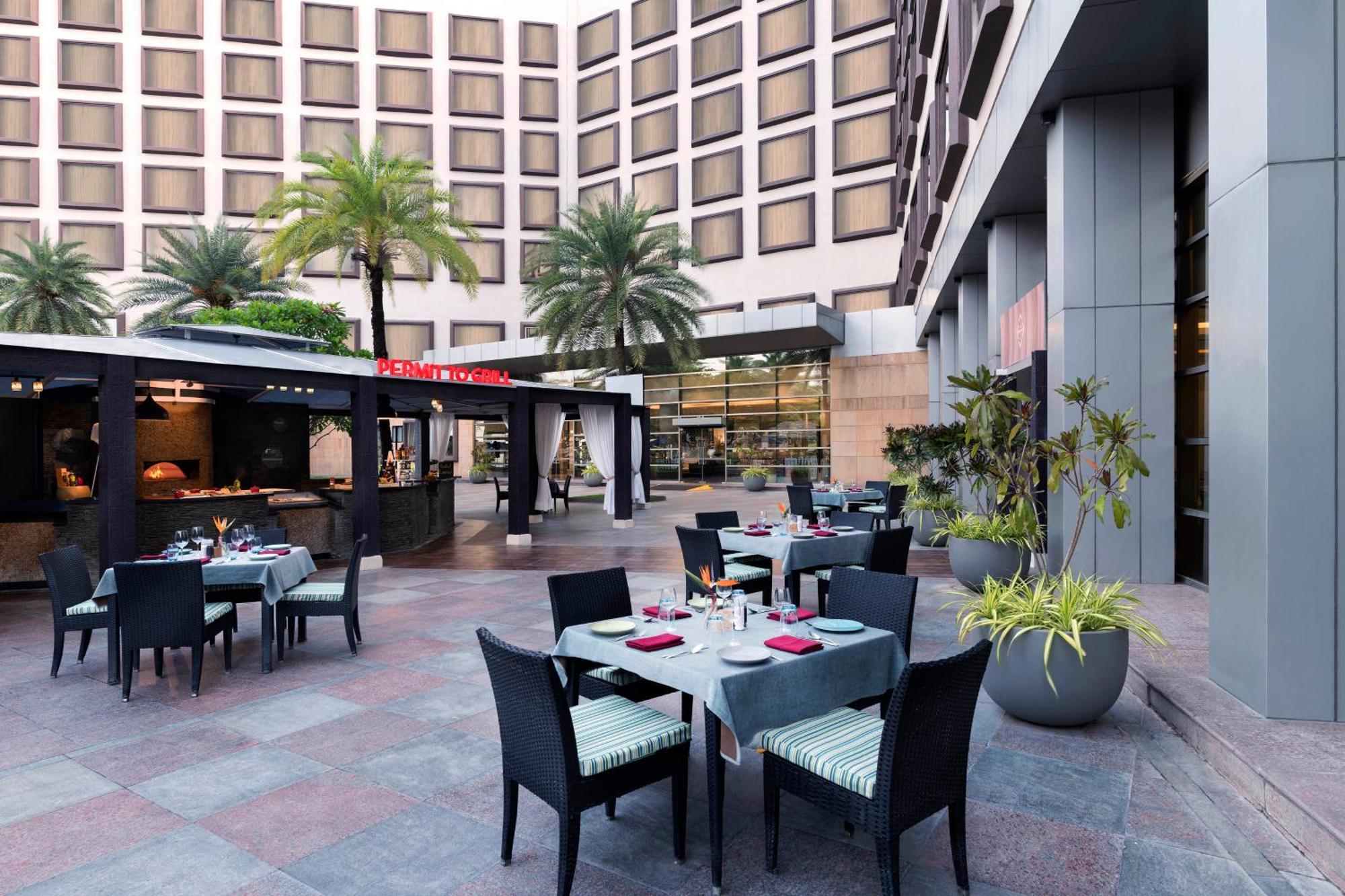 Novotel Hyderabad Convention Centre Exterior foto