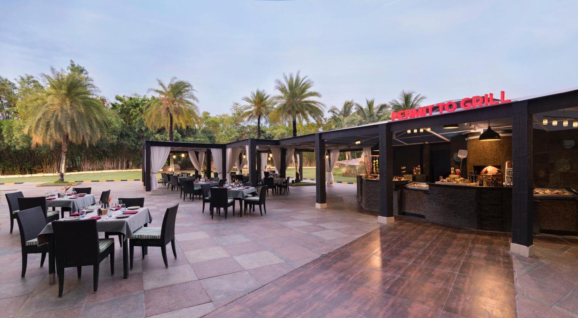 Novotel Hyderabad Convention Centre Exterior foto