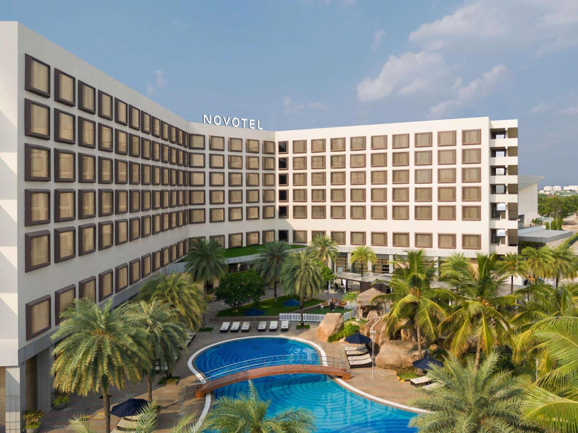 Novotel Hyderabad Convention Centre Exterior foto