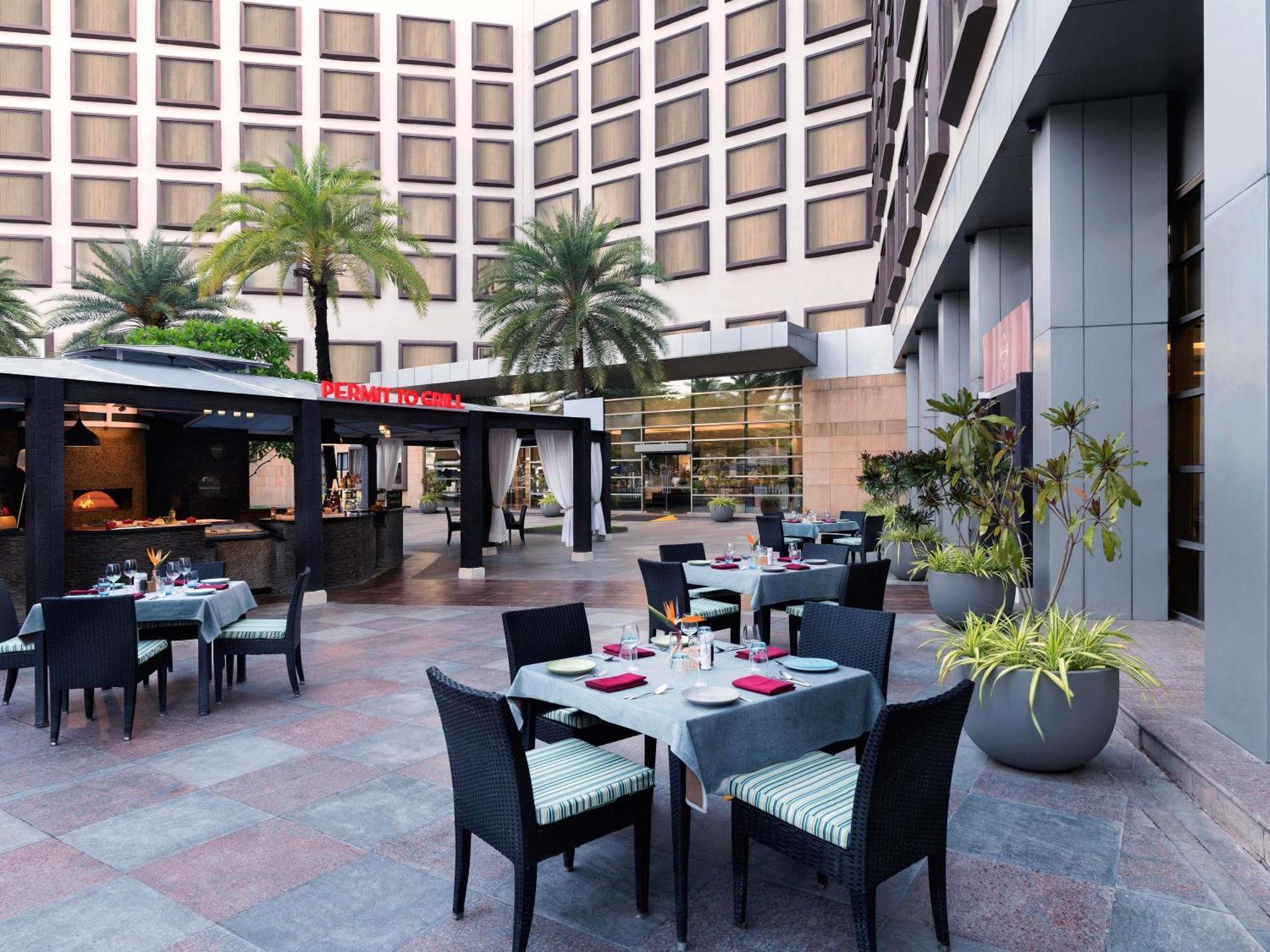Novotel Hyderabad Convention Centre Exterior foto